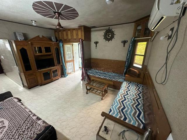 2 BHK Apartment in Bodakdev for rent Ahmedabad. The reference number is 20895817