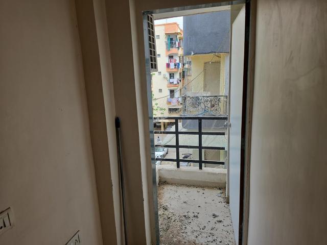 2 BHK Apartment in Bodakdev for resale Ahmedabad. The reference number is 19926339