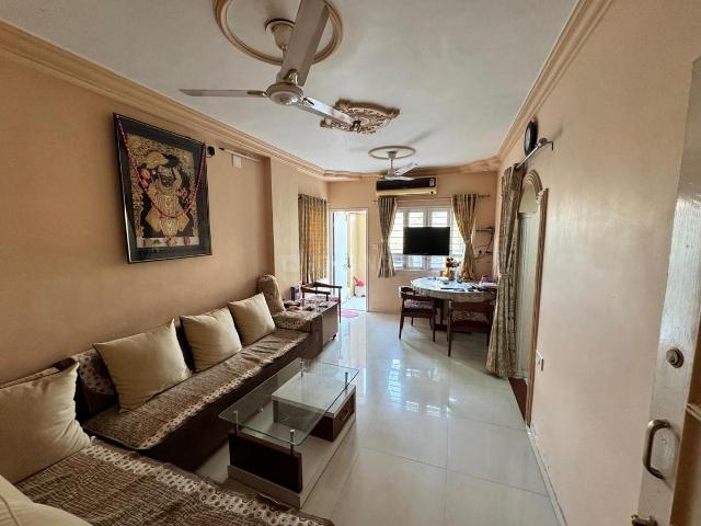 2 BHK Apartment in Bodakdev for resale Ahmedabad. The reference number is 19640330