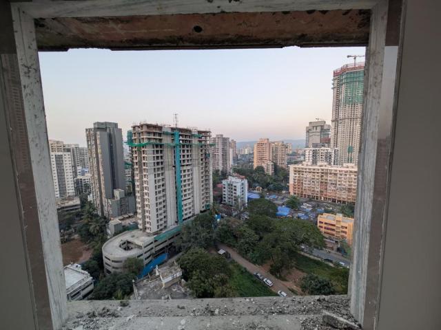 2 BHK Apartment in Borivali East for resale Mumbai. The reference number is 18729370