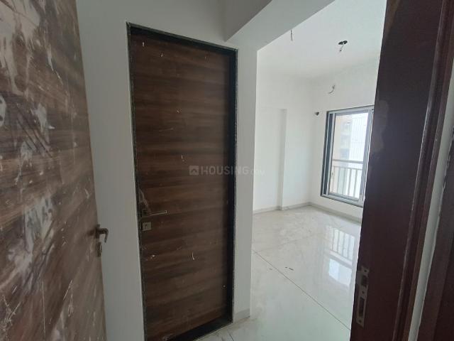 2 BHK Apartment in Borivali East for resale Mumbai. The reference number is 20878369