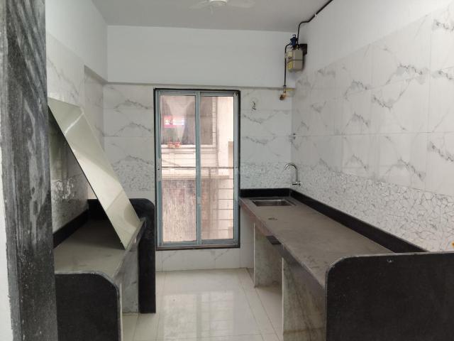 2 BHK Apartment in Borivali East for resale Mumbai. The reference number is 20878446