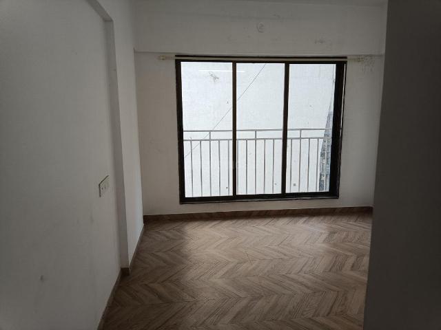 2 BHK Apartment in Borivali East for resale Mumbai. The reference number is 20897966