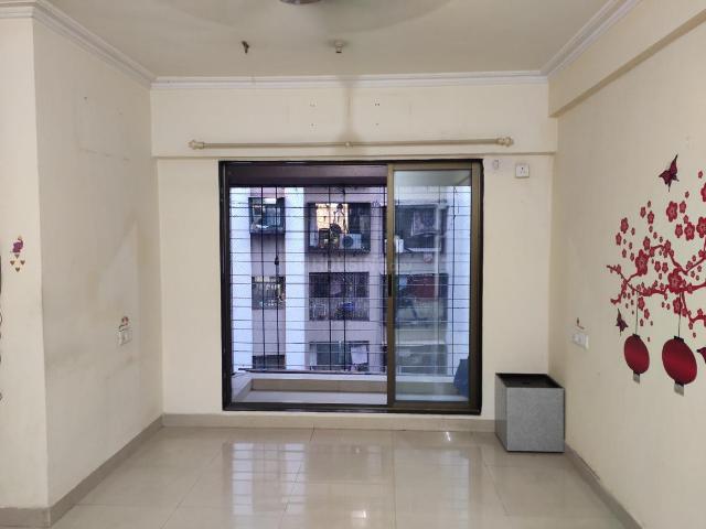 2 BHK Apartment in Borivali East for resale Mumbai. The reference number is 21016823