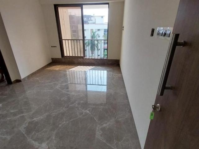 2 BHK Apartment in Borivali West for resale Mumbai. The reference number is 18893575