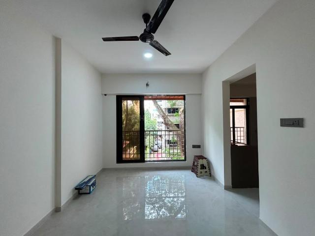 2 BHK Apartment in Borivali West for resale Mumbai. The reference number is 21079064