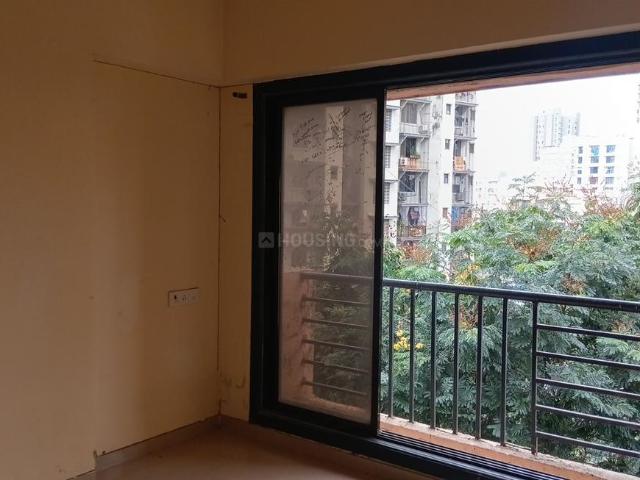 2 BHK Apartment in Borivali West for resale Mumbai. The reference number is 21011568