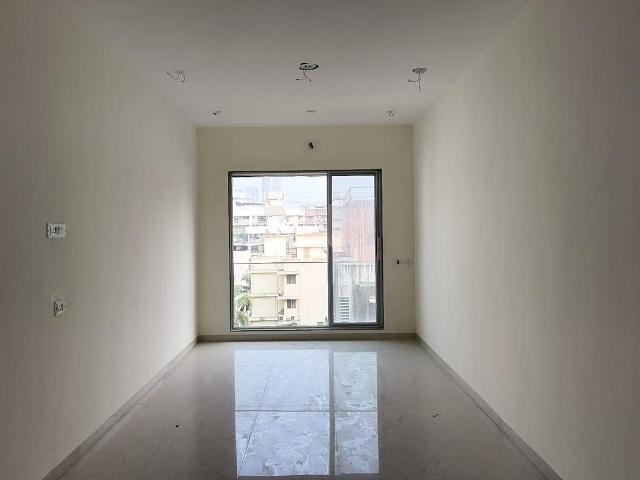 2 BHK Apartment in Borivali West for resale Mumbai. The reference number is 19213622