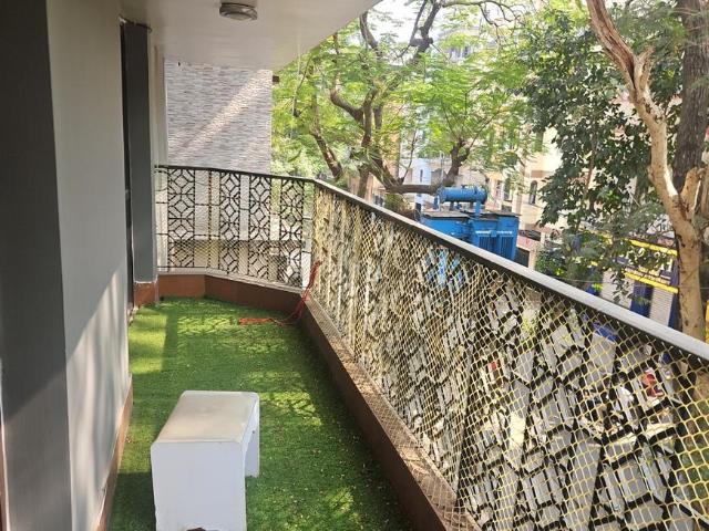 2 BHK Apartment in Ballygunge for resale Kolkata. The reference number is 18142005