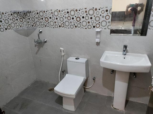 2 BHK Apartment in Bamheta Village for rent Ghaziabad. The reference number is 19548977