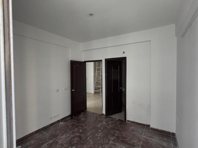 2 BHK Apartment in Bamheta Village for resale Ghaziabad. The reference number is 21176498