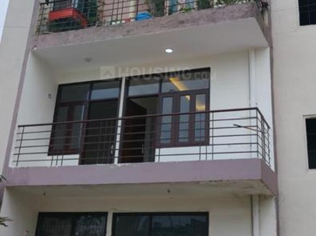 2 BHK Apartment in Bamheta for resale Ghaziabad. The reference number is 19848393