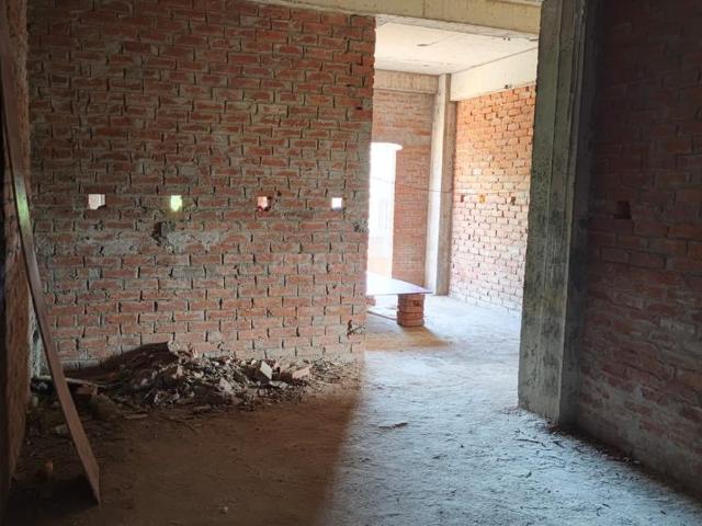 2 BHK Apartment in Banaras Hindu University Campus for resale Varanasi. The reference number is 20621919