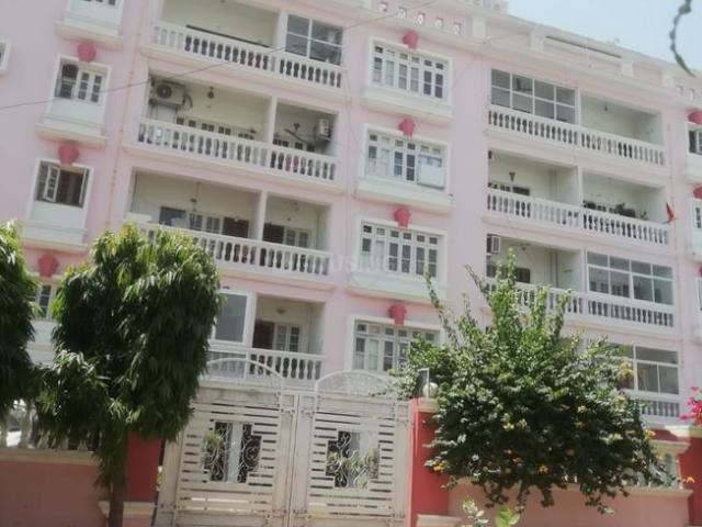 2 BHK Apartment in Bangla Bazar for resale Lucknow. The reference number is 20301175