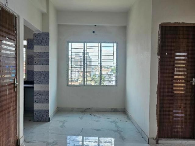 2 BHK Apartment in Bangur Avenue for resale Kolkata. The reference number is 20757077