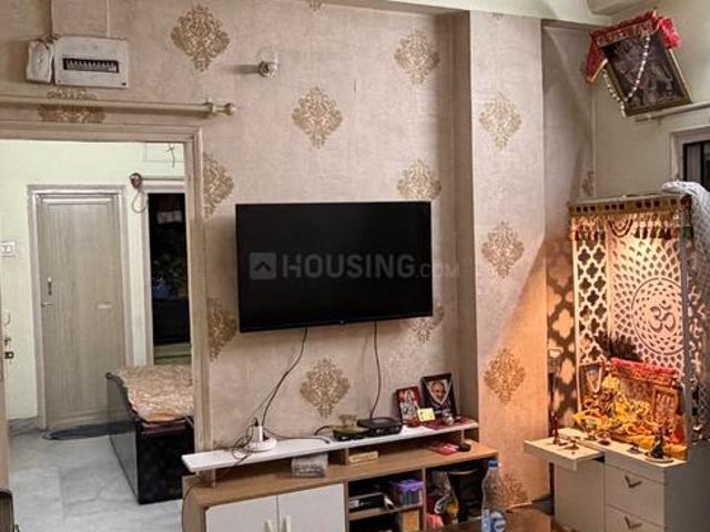 2 BHK Apartment in Bangur Avenue for resale Kolkata. The reference number is 21348474