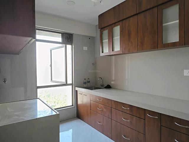 2 BHK Apartment in Bandra East for rent Mumbai. The reference number is 19130393