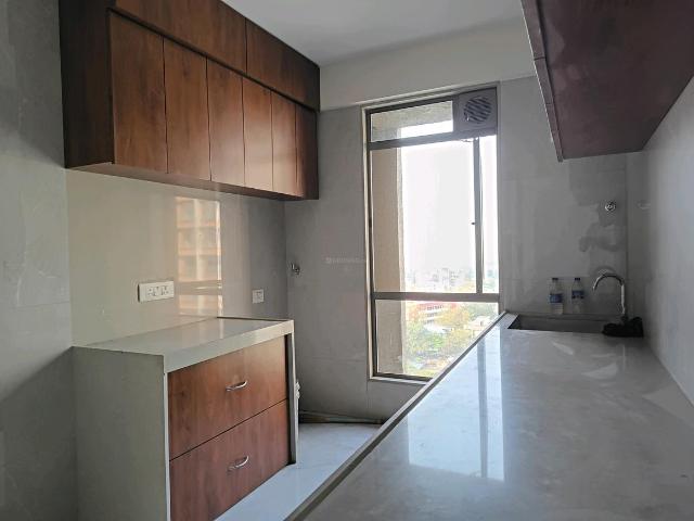 2 BHK Apartment in Bandra East for rent Mumbai. The reference number is 19130401