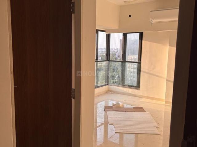 2 BHK Apartment in Bandra East for rent Mumbai. The reference number is 21193872