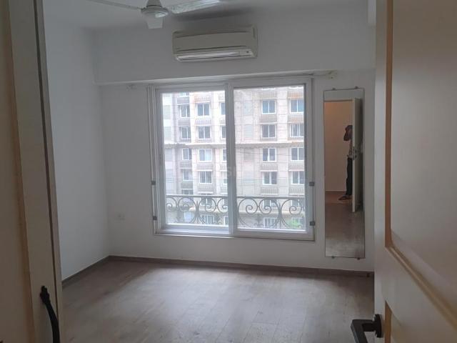 2 BHK Apartment in Bandra East for rent Mumbai. The reference number is 21370323
