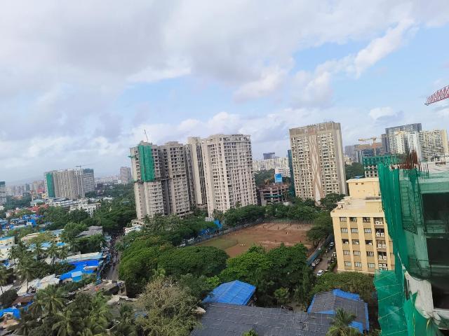 2 BHK Apartment in Bandra East for resale Mumbai. The reference number is 19339492