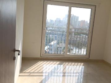 2 BHK Apartment in Bandra East for resale Mumbai. The reference number is 20570317