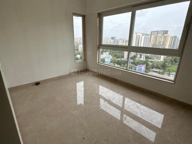 2 BHK Apartment in Bandra East for resale Mumbai. The reference number is 20694002