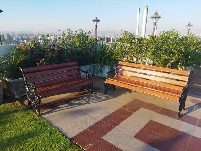2 BHK Apartment in Bandra East for resale Mumbai. The reference number is 21158142