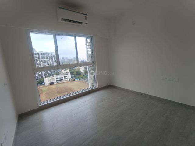 2 BHK Apartment in Bandra East for resale Mumbai. The reference number is 21176219