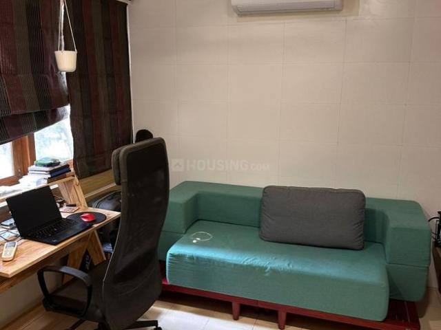 2 BHK Apartment in Bandra West for rent Mumbai. The reference number is 17658472