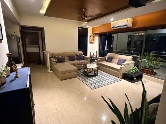 2 BHK Apartment in Bandra West for rent Mumbai. The reference number is 20177037