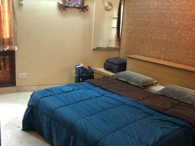2 BHK Apartment in Bandra West for rent Mumbai. The reference number is 20455152
