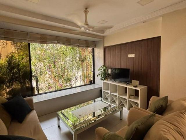2 BHK Apartment in Bandra West for rent Mumbai. The reference number is 20500731