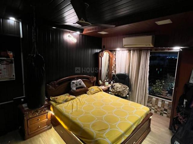 2 BHK Apartment in Bandra West for rent Mumbai. The reference number is 20740151