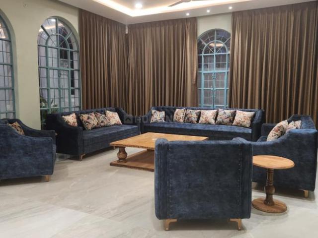 2 BHK Apartment in Bandra West for rent Mumbai. The reference number is 21008384