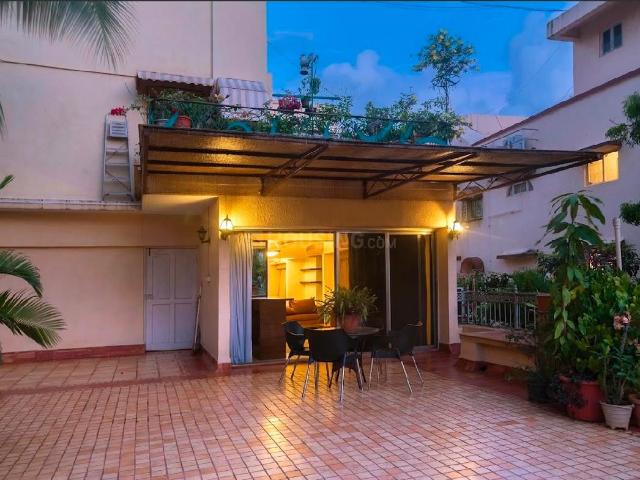 2 BHK Apartment in Bandra West for rent Mumbai. The reference number is 21012616