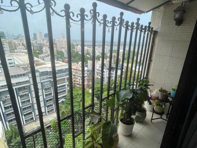 2 BHK Apartment in Bandra West for rent Mumbai. The reference number is 21021753