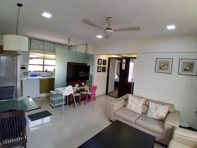 2 BHK Apartment in Bandra West for rent Mumbai. The reference number is 21035302