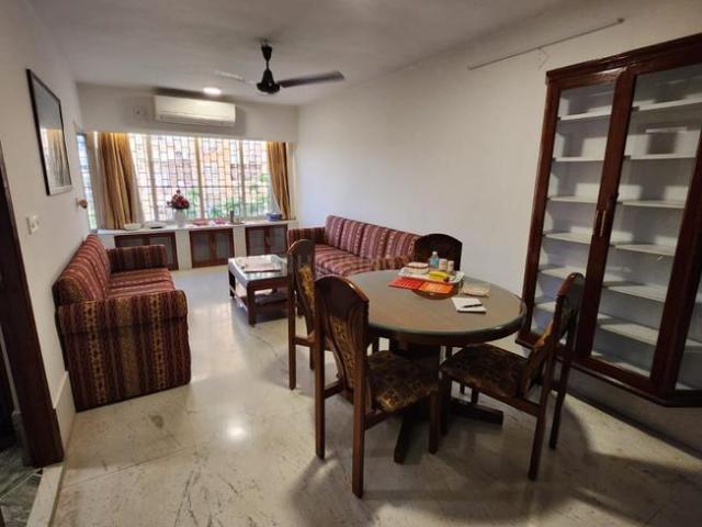2 BHK Apartment in Bandra West for rent Mumbai. The reference number is 21035406