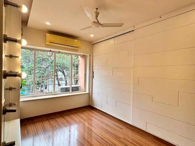 2 BHK Apartment in Bandra West for rent Mumbai. The reference number is 21035555
