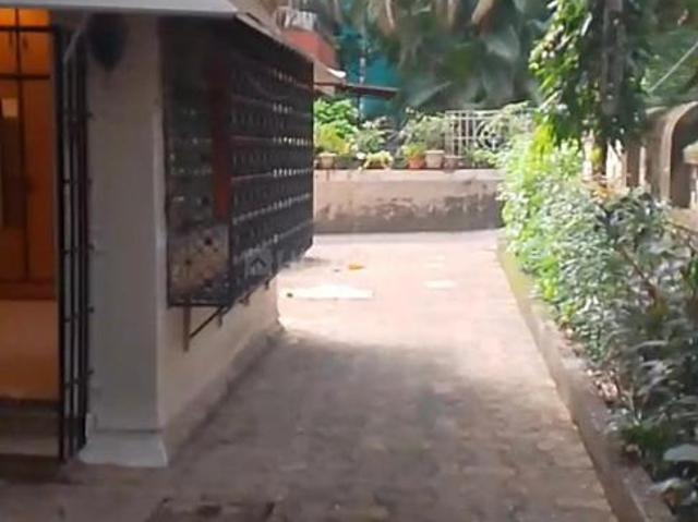 2 BHK Apartment in Bandra West for rent Mumbai. The reference number is 21120612