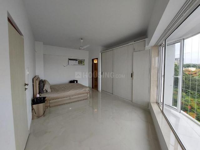 2 BHK Apartment in Bandra West for rent Mumbai. The reference number is 21123179