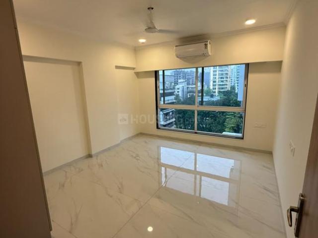 2 BHK Apartment in Bandra West for rent Mumbai. The reference number is 21144874