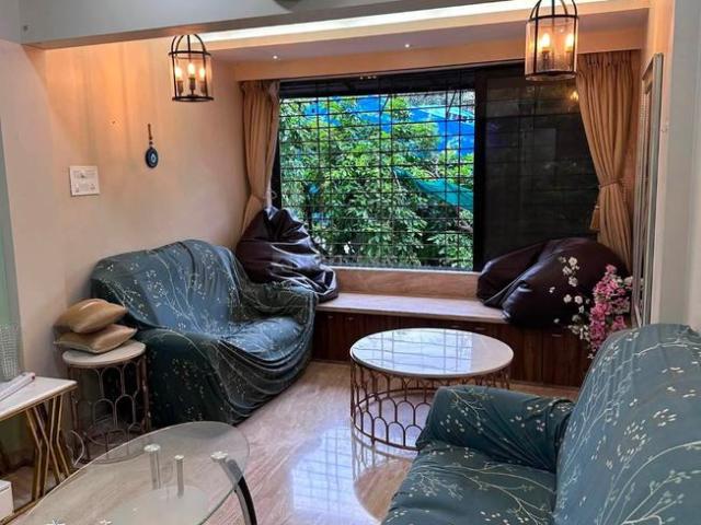 2 BHK Apartment in Bandra West for rent Mumbai. The reference number is 21147065