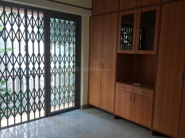 2 BHK Apartment in Bandra West for rent Mumbai. The reference number is 21149113