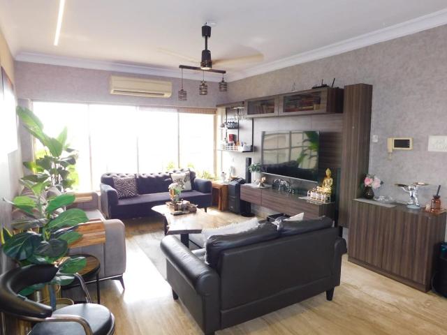 2 BHK Apartment in Bandra West for rent Mumbai. The reference number is 21166911