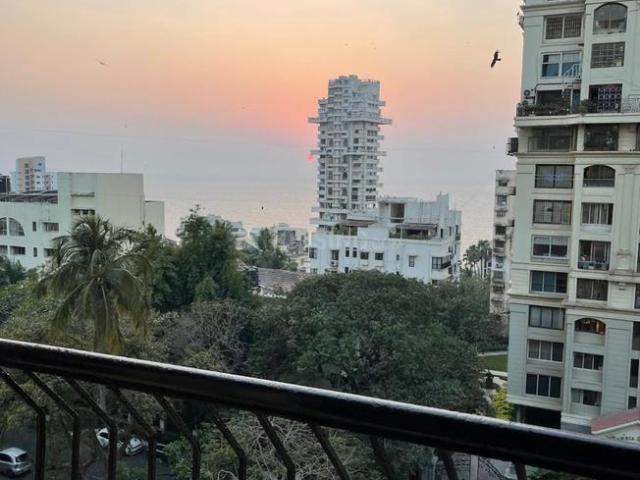 2 BHK Apartment in Bandra West for rent Mumbai. The reference number is 21186760