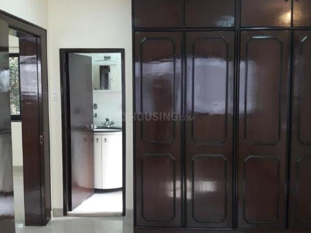 2 BHK Apartment in Bandra West for rent Mumbai. The reference number is 21358287