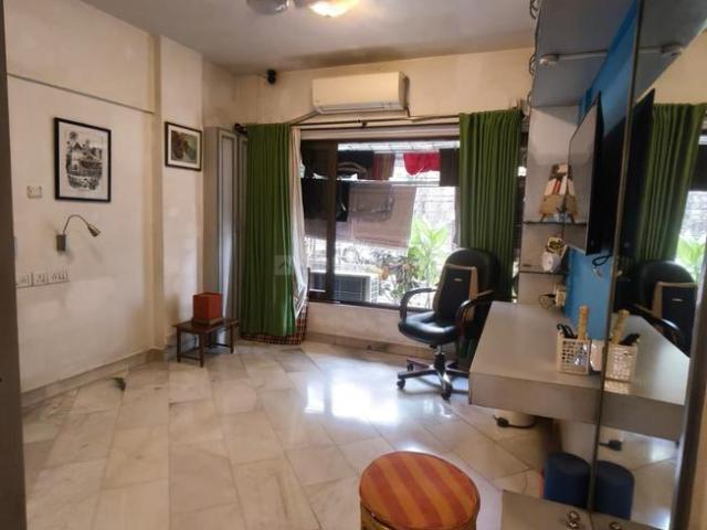 2 BHK Apartment in Bandra West for rent Mumbai. The reference number is 21364363