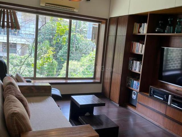 2 BHK Apartment in Bandra West for rent Mumbai. The reference number is 21365664